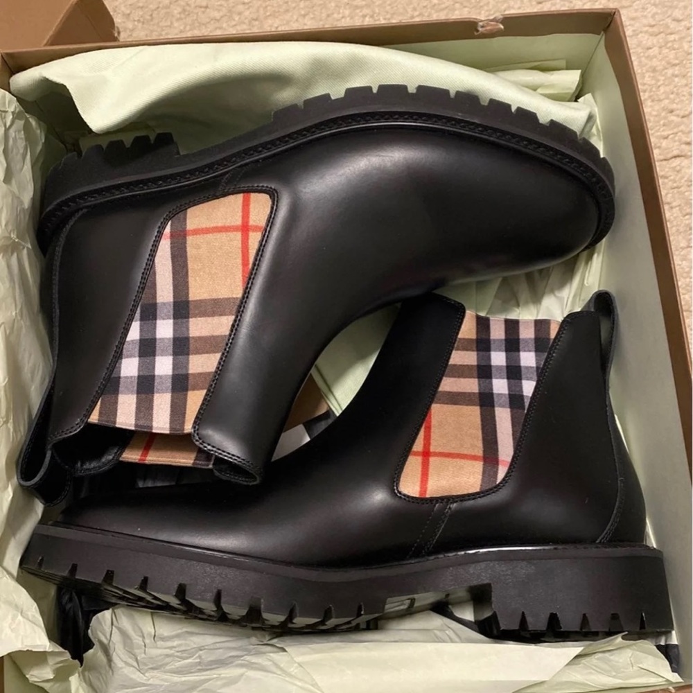 Burberry booties